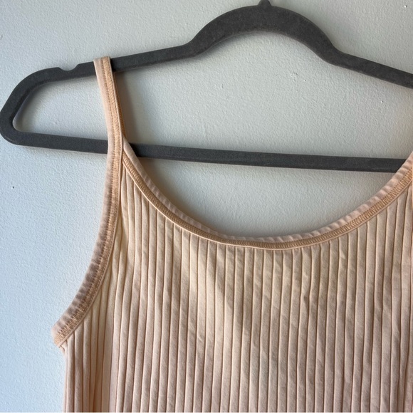 Old Navy Ribbed Peach Tank Top Women’s Medium Stretch Cami Basic Summer Layer - Picture 3 of 9